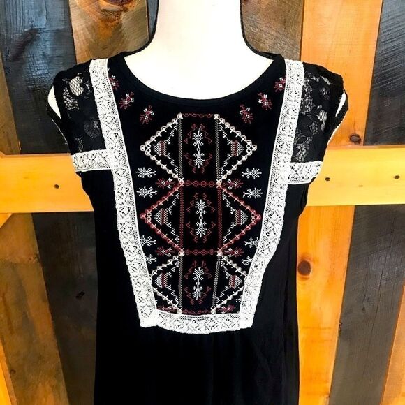 XHILARATION sleeveless embroidered front dress - Picture 3 of 6